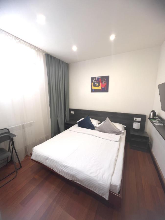 Nava Hotel Jerevan Pokoj fotografie