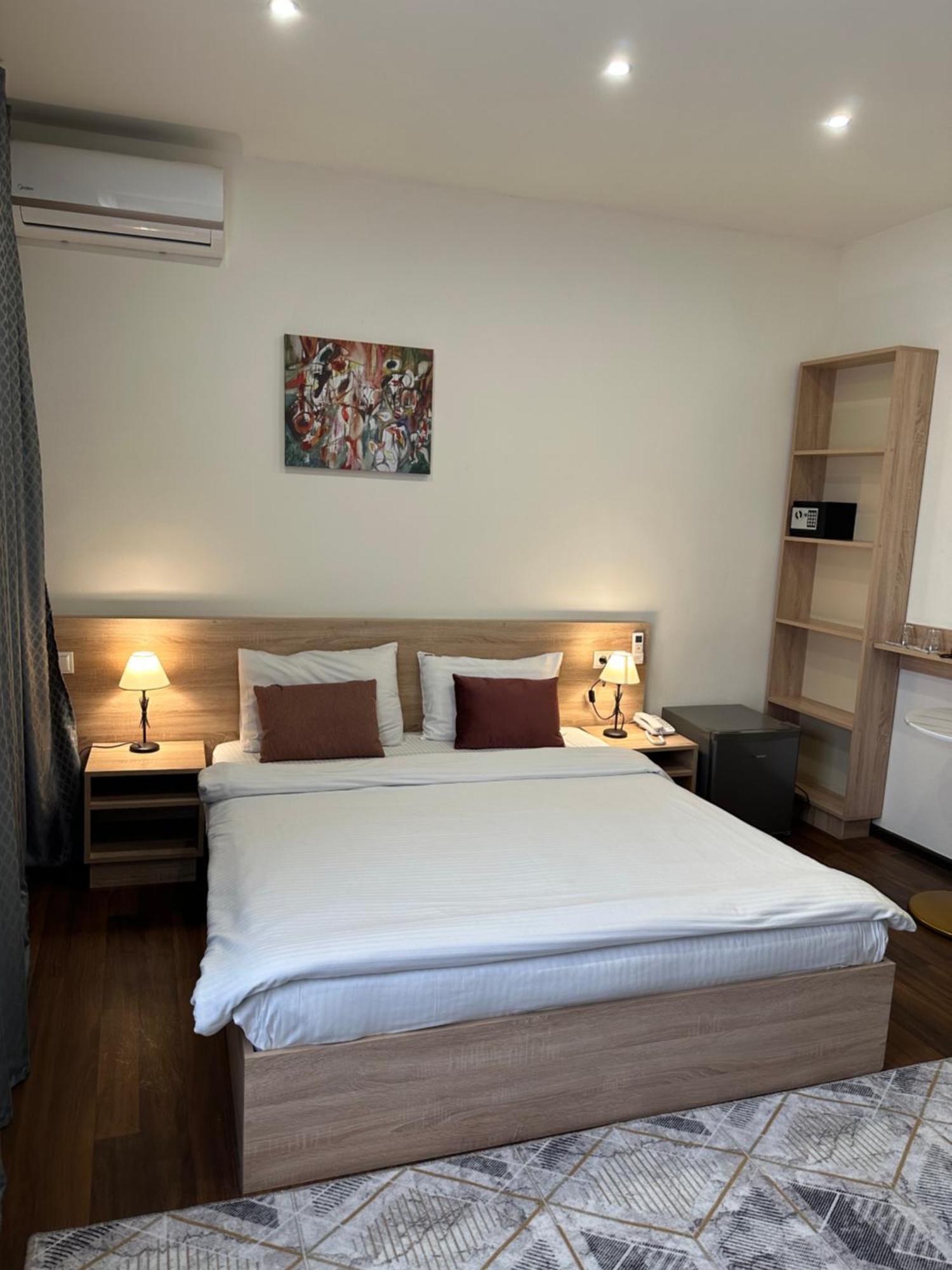 Nava Hotel Jerevan Pokoj fotografie